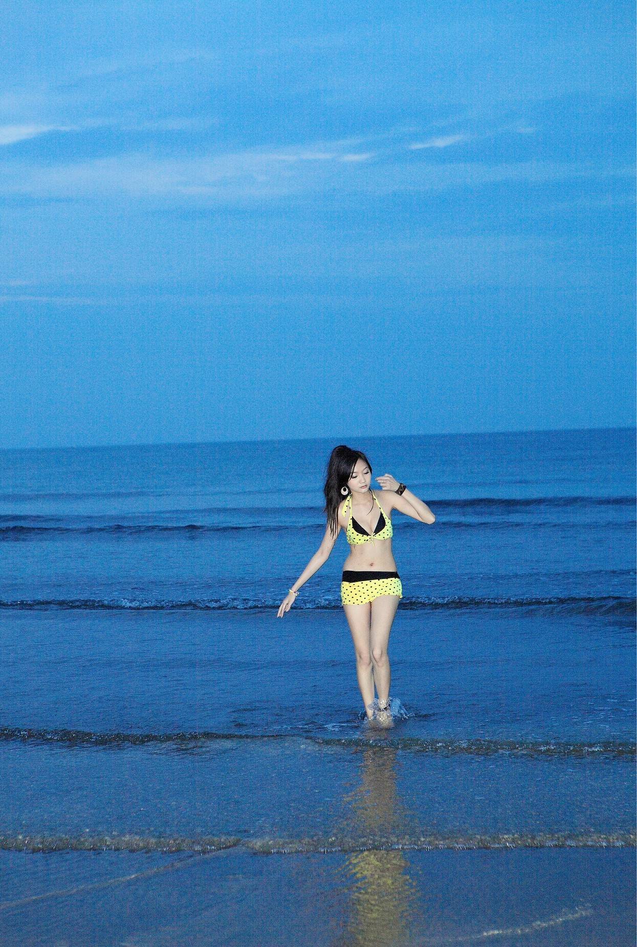 牖璃 性感比尼 [Beautyleg -Model]Tina 性感套图